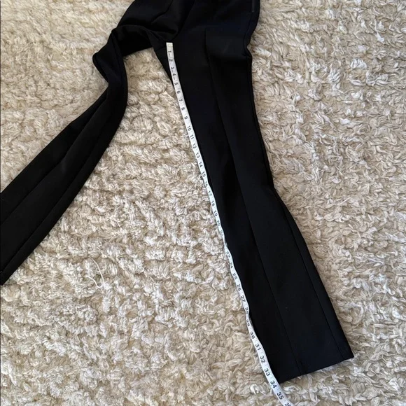 Good American Good Waist Flare Scuba Pants
NWOT size 0 - Picture 7 of 12